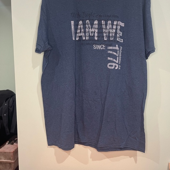 ⚡️⚡️⚡️⚡️Classic Navy Graphic Tee WE THE PEOPLE NWOT - Picture 2 of 4